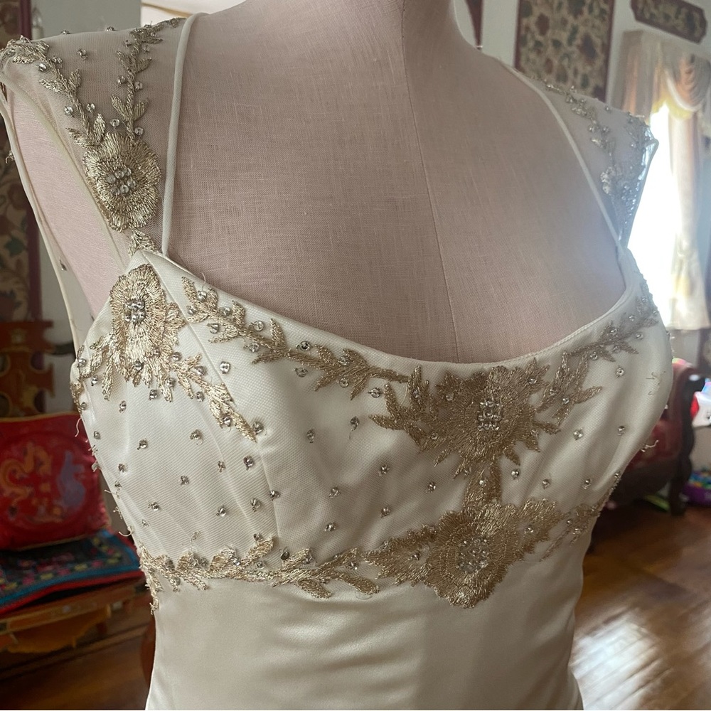 Reem Acra Ivory Satin Bridal Gown with Gold Embroidery and Long Train - Picture 8 of 17